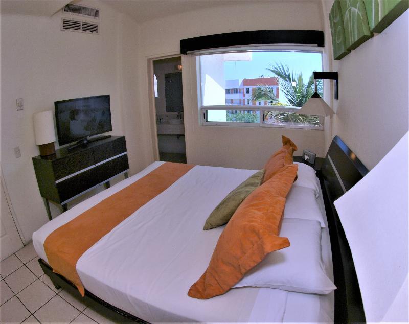 Camino Real Manzanillo Hotel Exterior foto