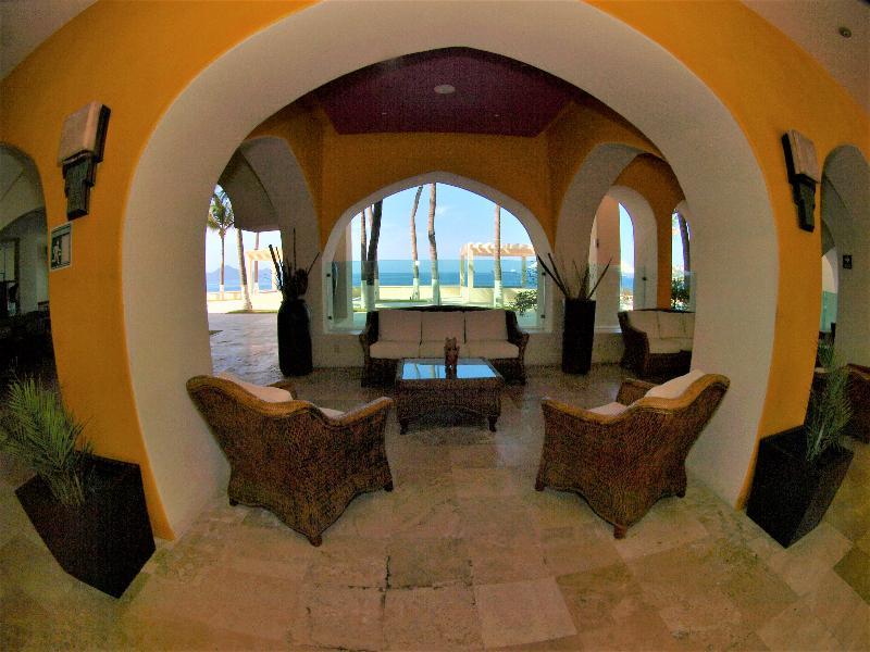 Camino Real Manzanillo Hotel Exterior foto