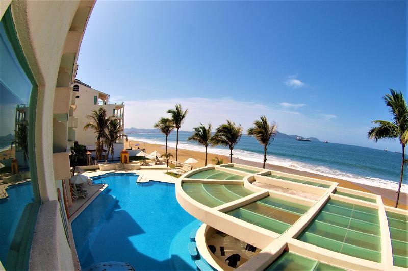 Camino Real Manzanillo Hotel Exterior foto