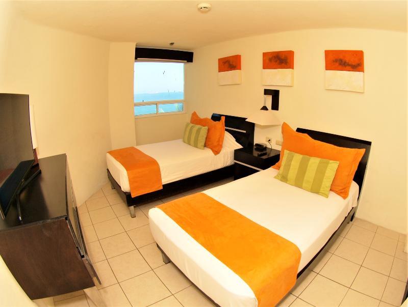 Camino Real Manzanillo Hotel Exterior foto